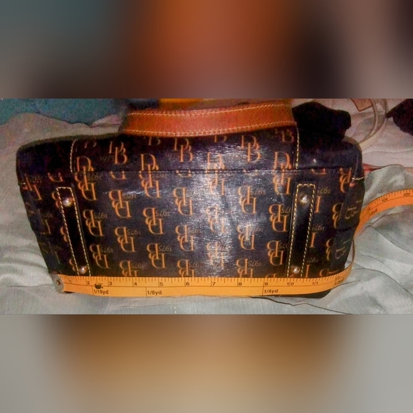 Dooney and Bourke shoulder leather bag - Picture 14 of 16